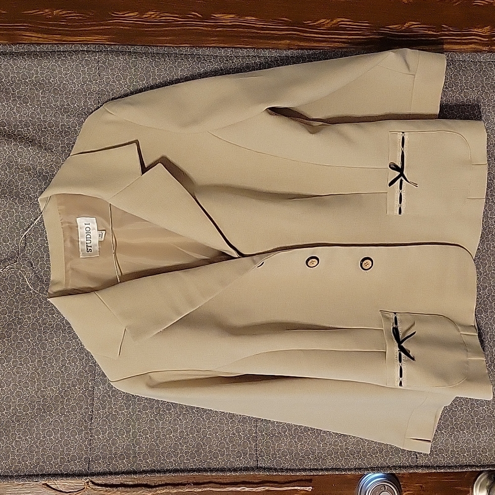 Jacket tan and black